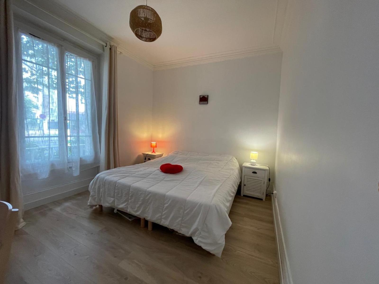 Boulogne 3 Pieces Avec Terrasse Apartment Bagian luar foto